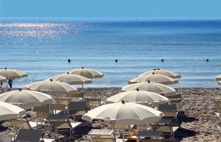 Stella Maris Hotel Lido Marina di Ginosa Ngoại thất bức ảnh